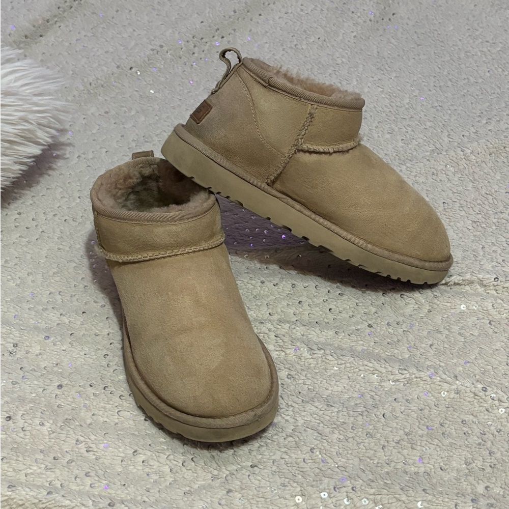 UGG Classic Sand ultra mini